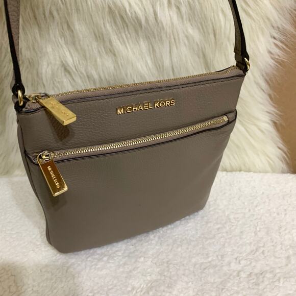 MICHAEL KORS BEDFORD Mushroom Pebbled Leather Slim Flat Crossbody Messenger Bag - Picture 2 of 16